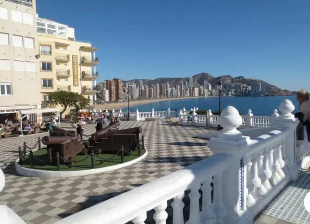 Apartamento En El Centro A Un Minuto De La Playa Benidorm Exterior photo